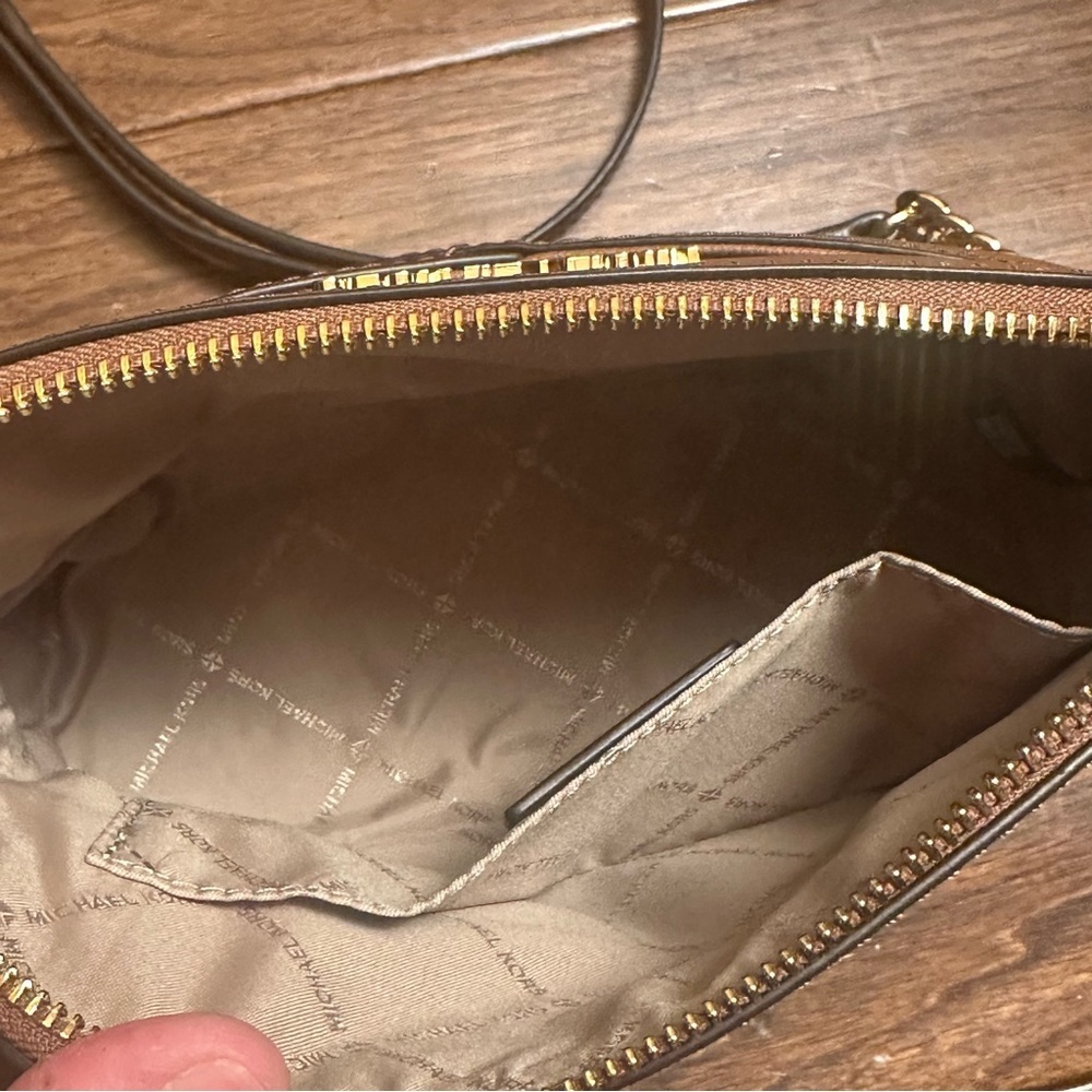 Michael Kors Jet Set Travel Medium Dome Crossbody Bag Purse Luggage Brown NWT - Picture 9 of 15